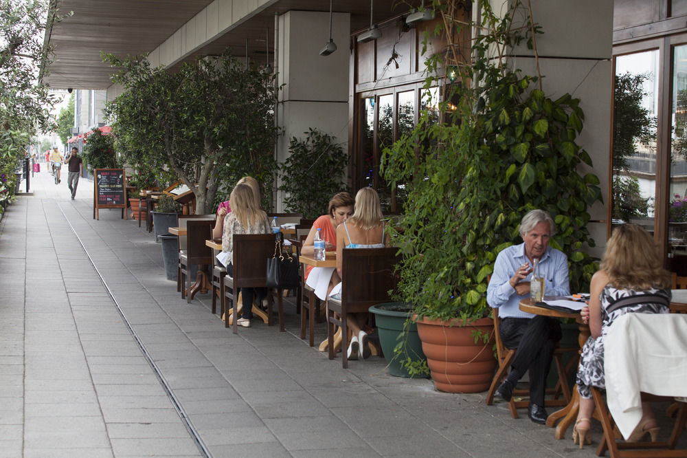 Lanterns Way At Canary Wharf By Mysquare London Exterior photo